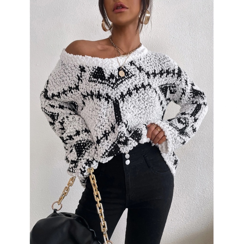 Geometric Aztec Printed White Black Sweater V-Neck Oversized Knit - Picture 5 of 9